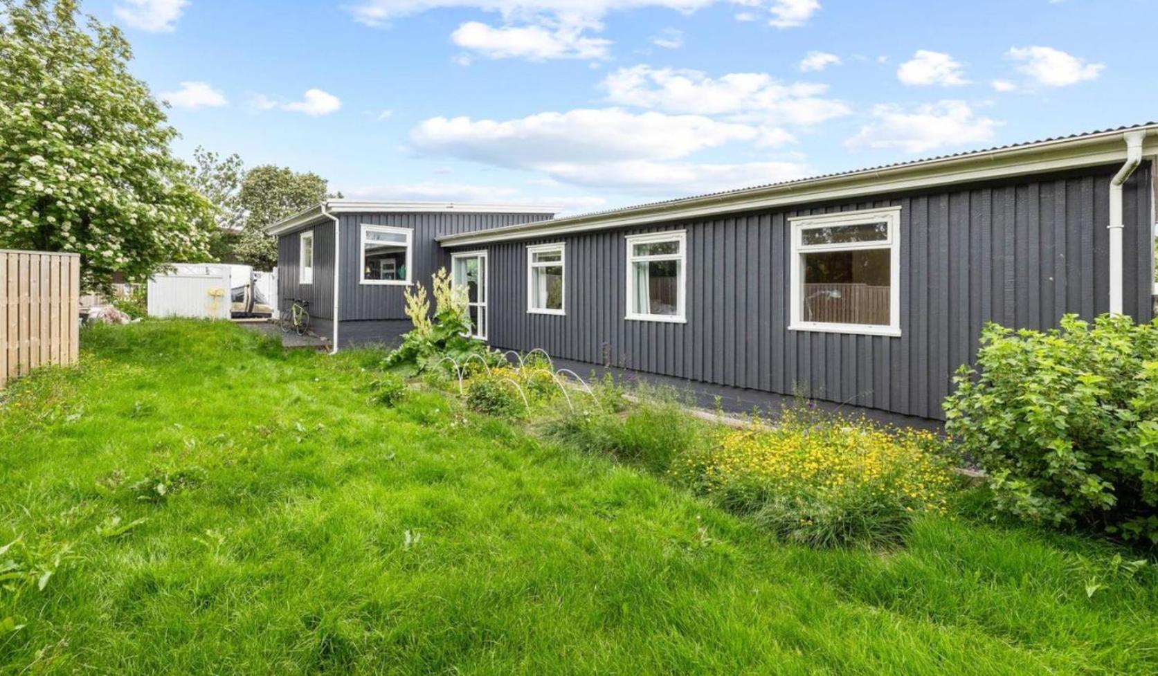 House - Villa With Garden And Hot Tub, 2 Min From Reykjavik Garthabaer ภายนอก รูปภาพ